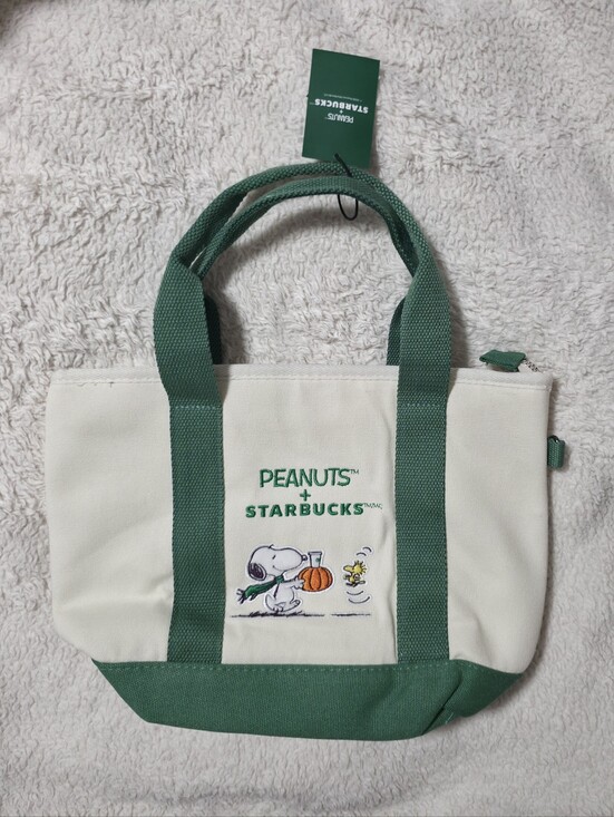 Starbucks Handbags - Starbucks Peanuts Mini Tote